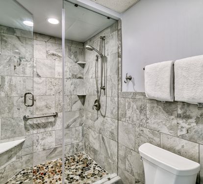 Primary En Suite