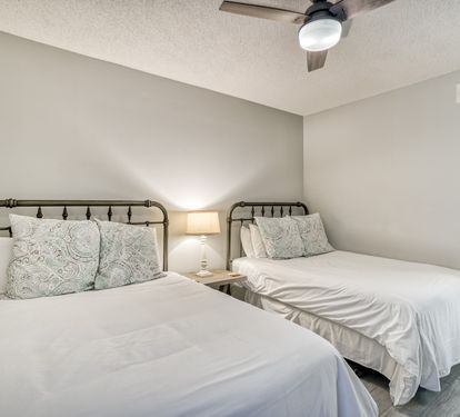 Guest Room - Two Queen Beds