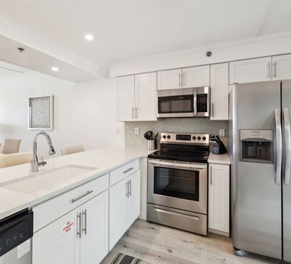 Fully Equipped Kitchen with Stainless Steel Appliances