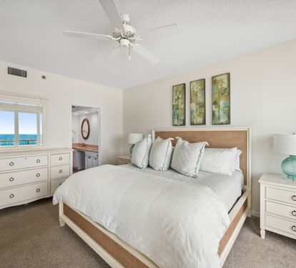Gulf Front Primary Suite! King Size Bed