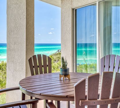 Take in Stunning Views from the Gulf-Front Patio!