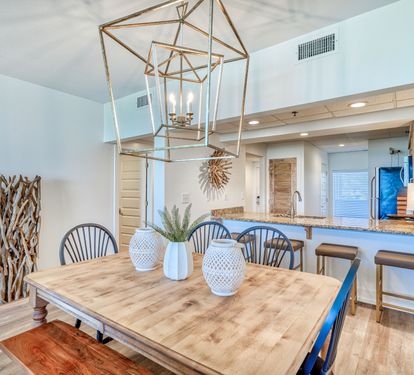 Dining Area with Seating for 6