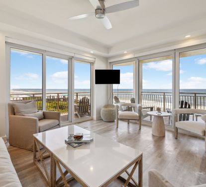 Cozy Living Area with Panoramic Gulf Views!