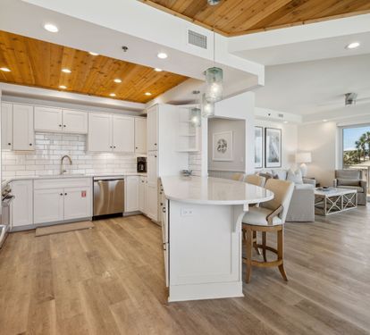 Cook In Style in this Gourmet Kitchen!