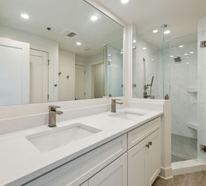 King Guest En-Suite - Dual Vanities & Walk-In Shower