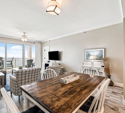 Dining Area with Seating for 4