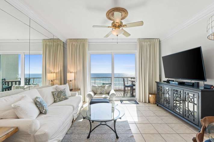 Beach Retreat 404 Top Floor, Gulf Front, Beach Servic