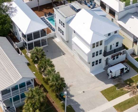 The Grand: 12 Bedrooms - 20 Beds. Golf Cart Rental Avai