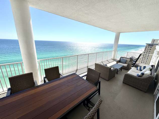 Newly Remodeled Amazing views 4BdR 4 Bth 