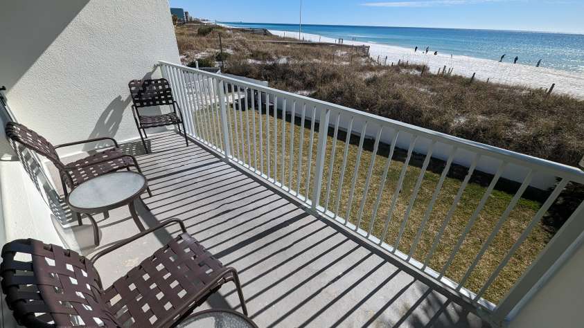 IS 6 - Updated 2 Bd Beachfront Condo - FREE Seasonal Be