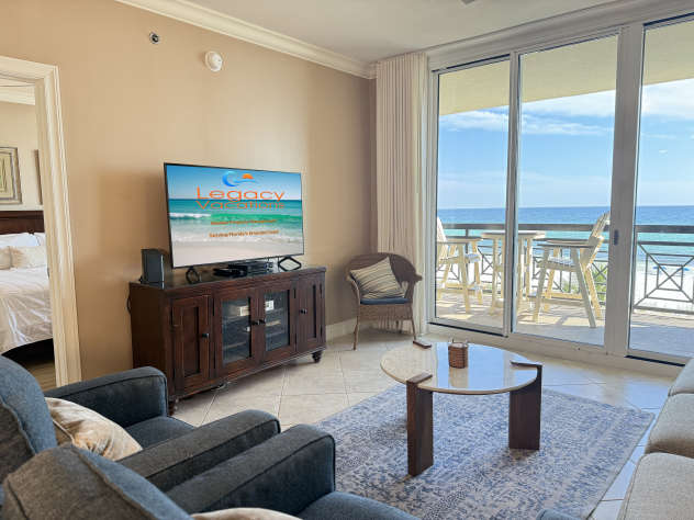 AZ #404 - Luxurious 4BD Beachfront Condo With Spectacul