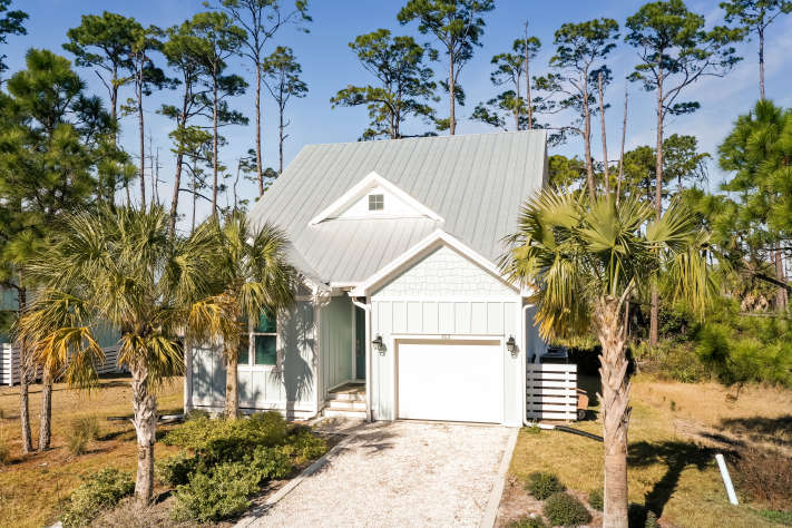 Spacious NEW 4-bedroom Pet Friendly house 