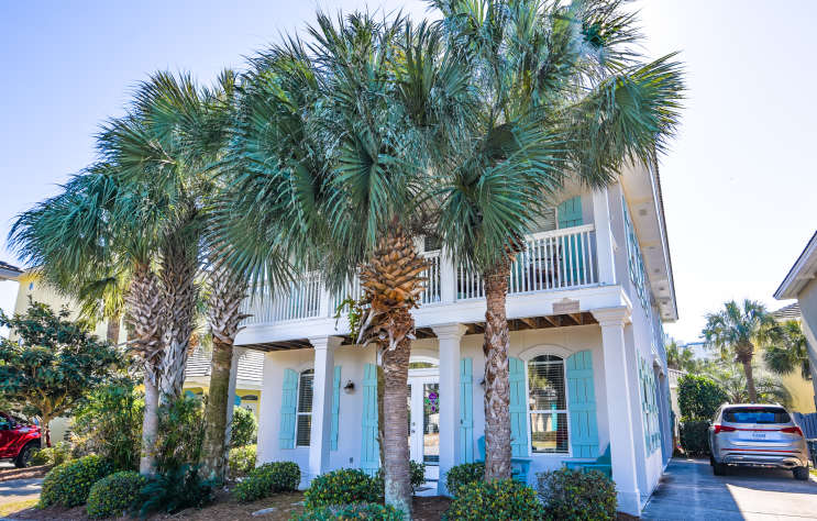 Casa Grande - Gorgeous Two-Story home