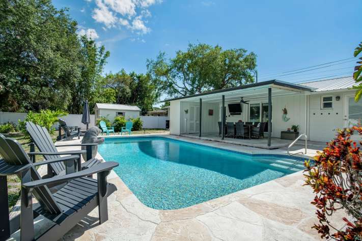 Luxurious 4-Bedroom Retreat near Siesta Key